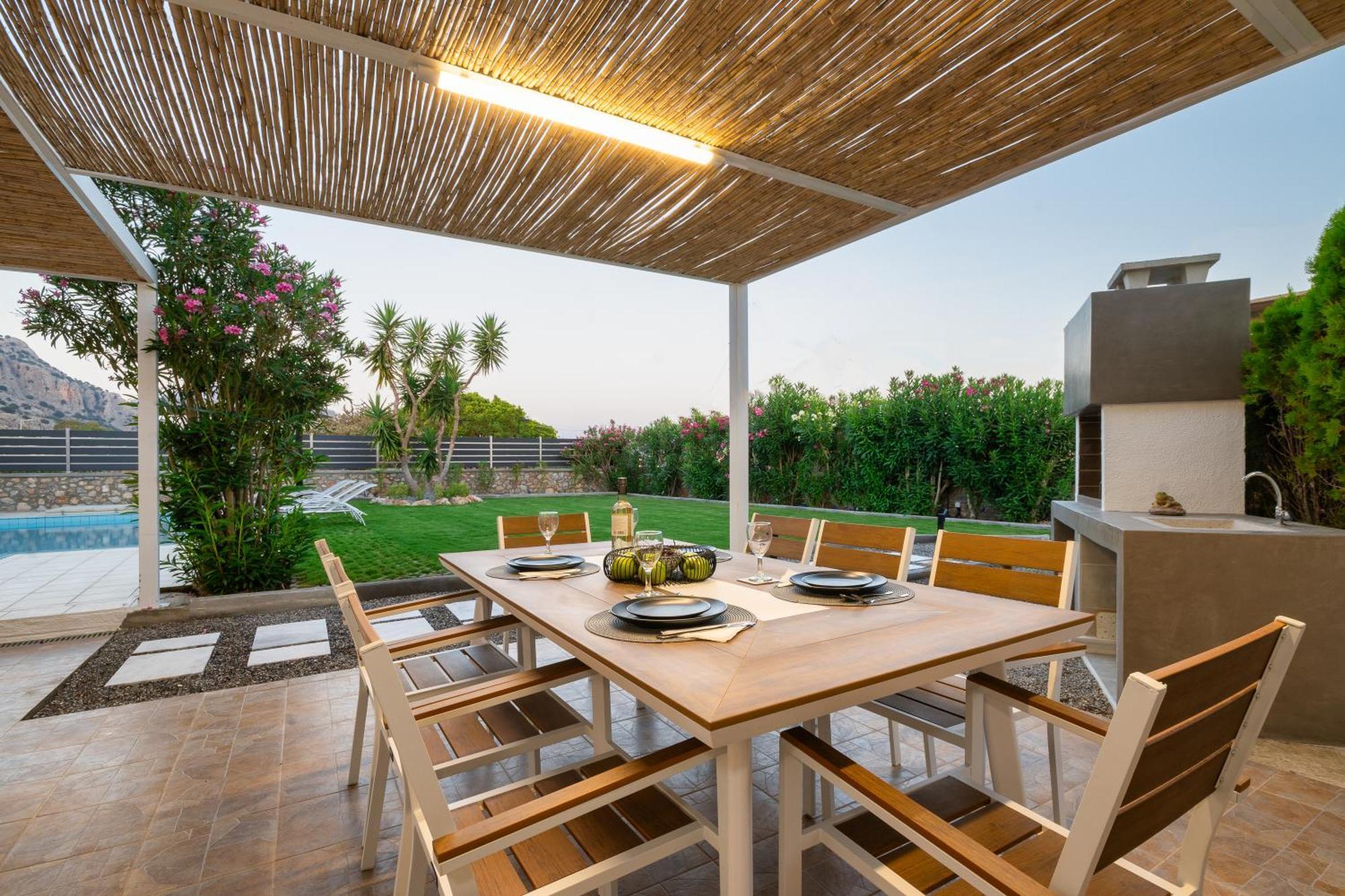 Villa Mariani II - In Lothiarika, Newly Renovated June 2024, Private Pool, Lindos 10 Min, Beach 120M Lardos Exteriér fotografie